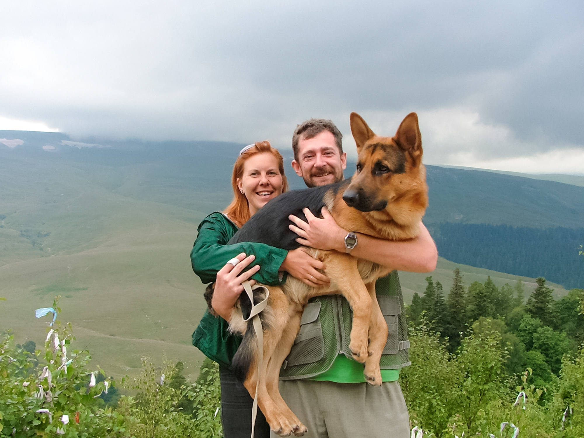 Julia und Aleks mit Metrix in den Bergen