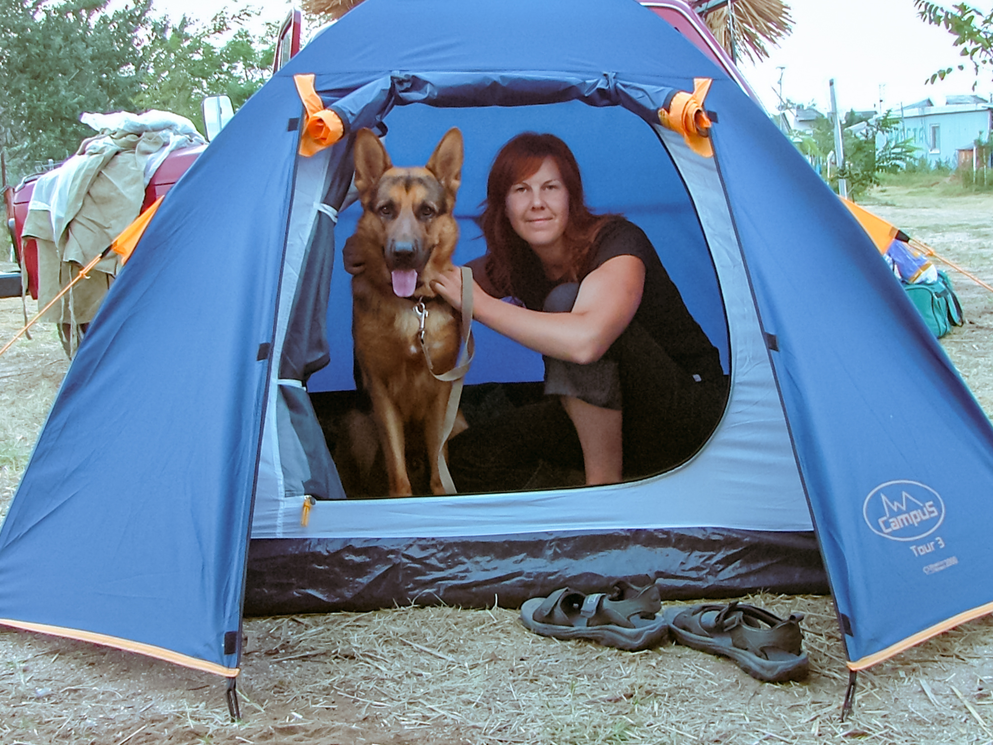 Julia und Metrix im Zelt